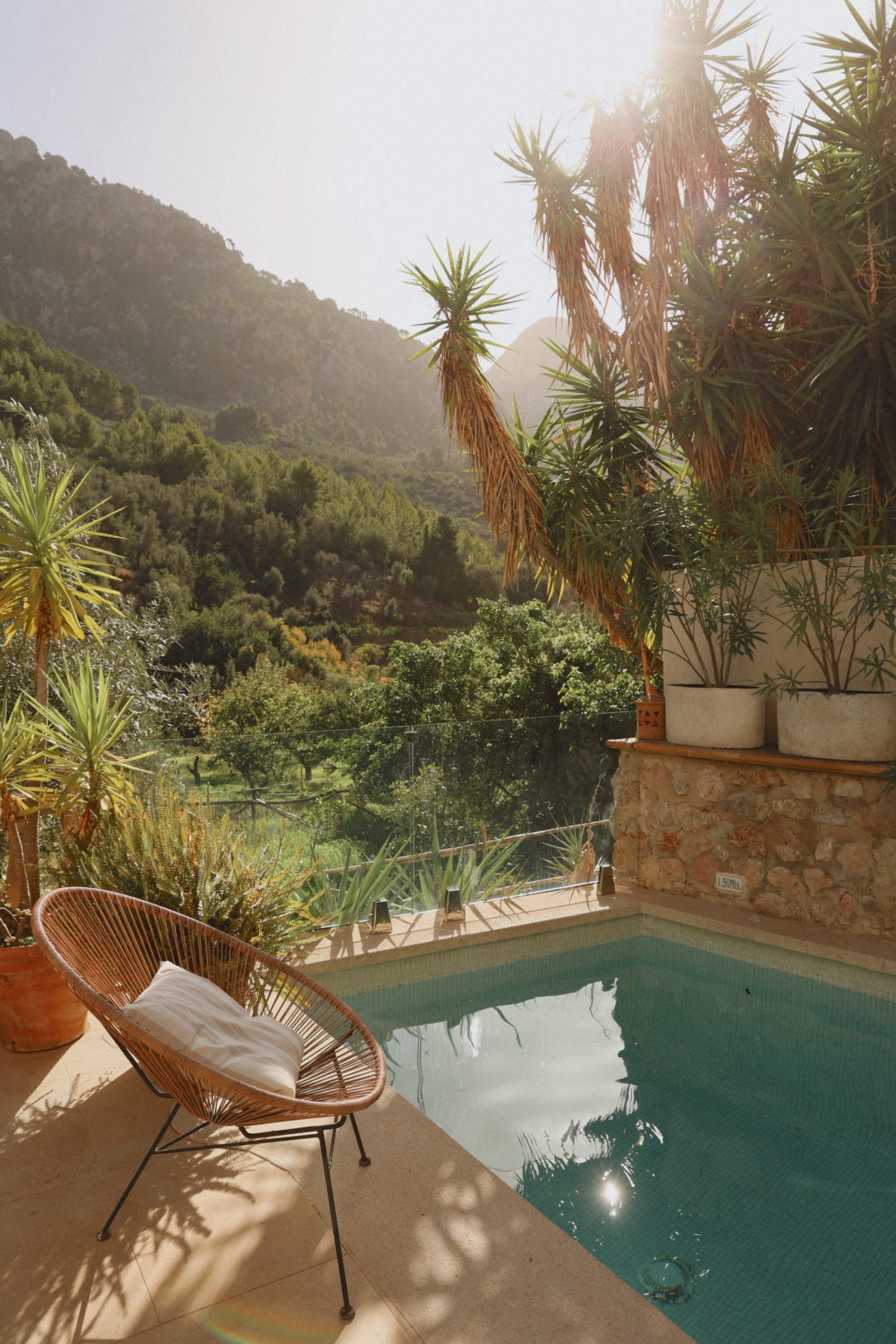 FORNALUTX PETIT HOTEL